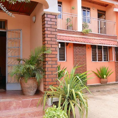 Hotel Acacia Кампала Экстерьер фото