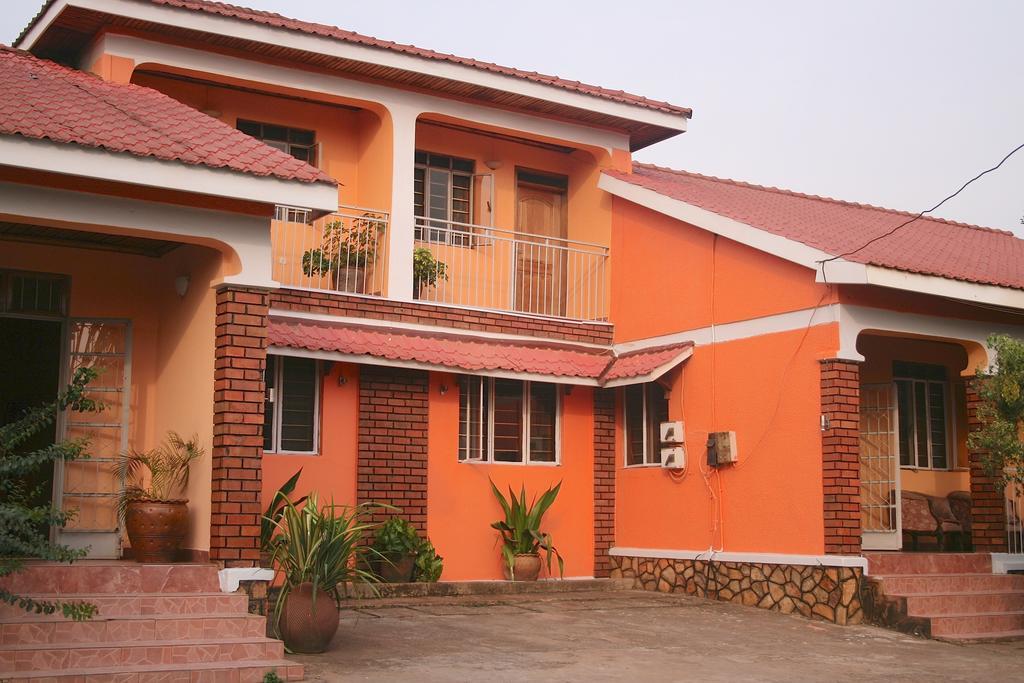 Hotel Acacia Кампала Экстерьер фото