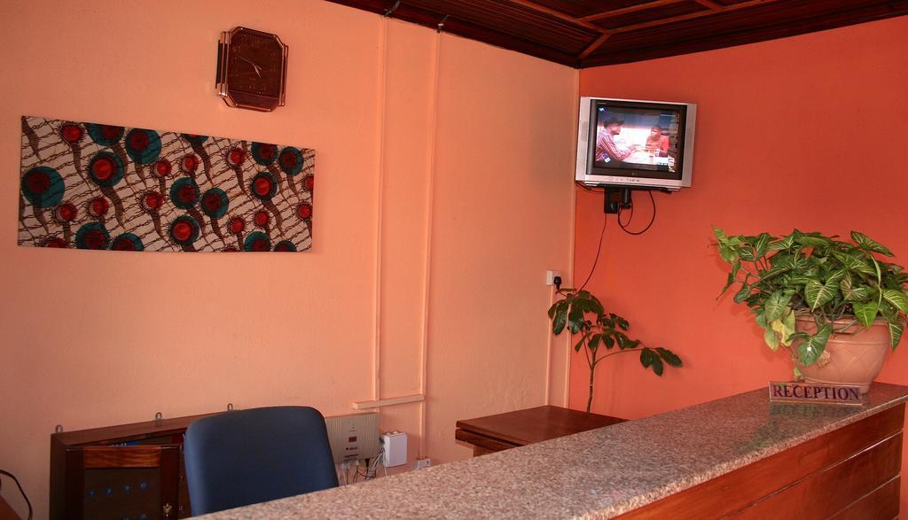 Hotel Acacia Кампала Экстерьер фото