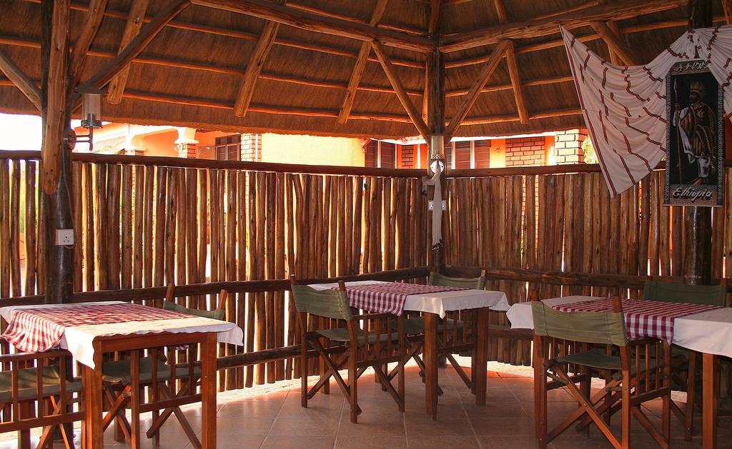 Hotel Acacia Кампала Экстерьер фото