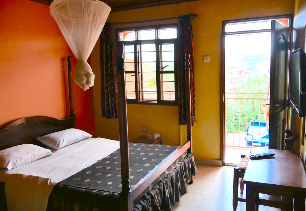 Hotel Acacia Кампала Экстерьер фото