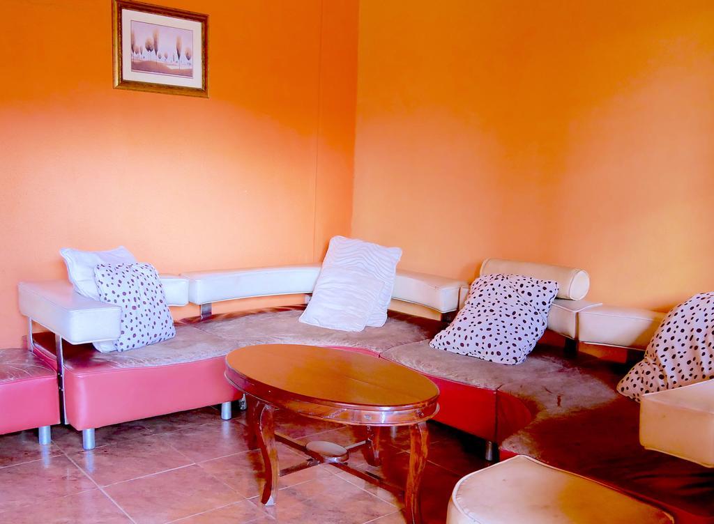 Hotel Acacia Кампала Экстерьер фото